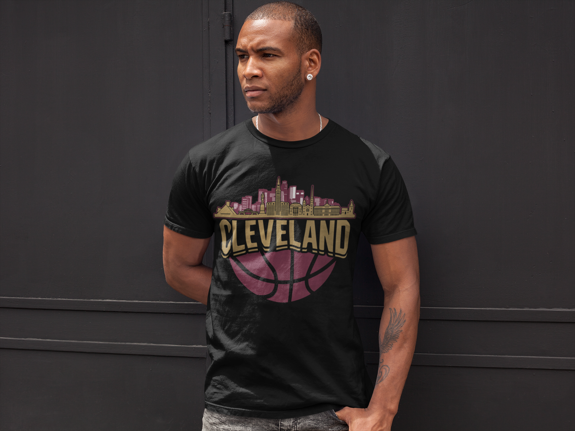 Cleveland Basketball Skyline Men's T-Shirt