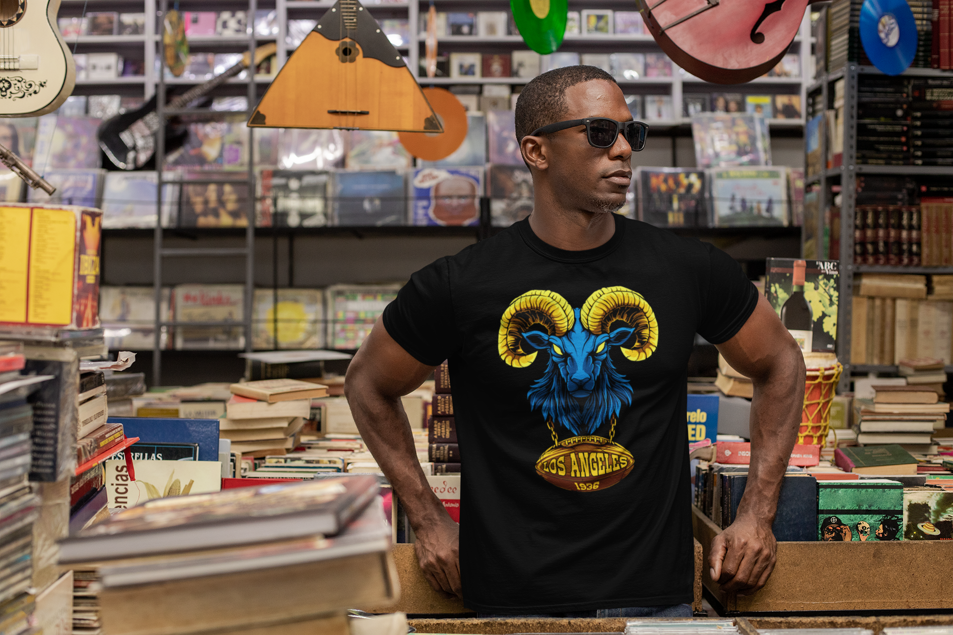 Los Angeles Chain Football Men's T-Shirt