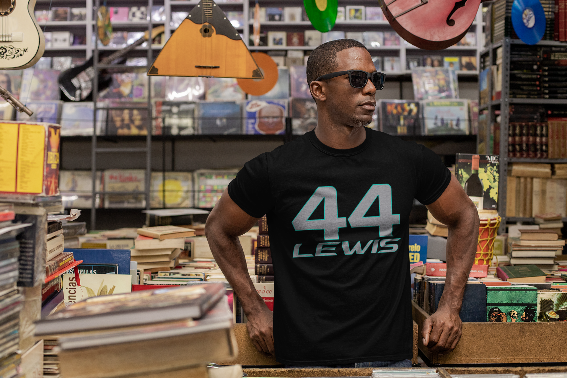 Formula Racing - LEWIS 44 - Men's Graphic T-Shirt