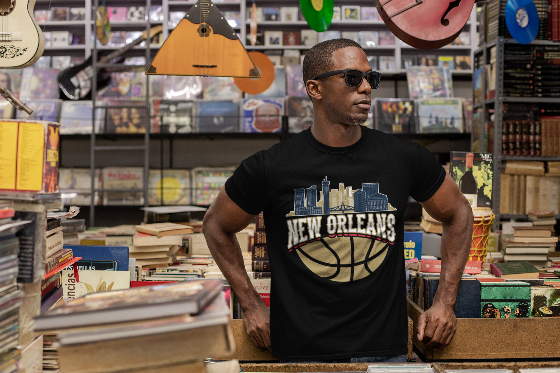 New Orleans Basketball Skyline Men's T-Shirt